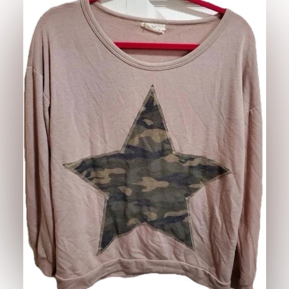 Hopely Sweaters - Women’s Pink With A Cameo Star Shirt Medium
